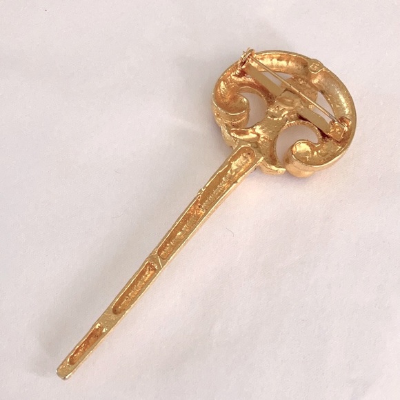 Vintage 80’s jewelled Sword brooch NWT ( deadstock) - Picture 5 of 5
